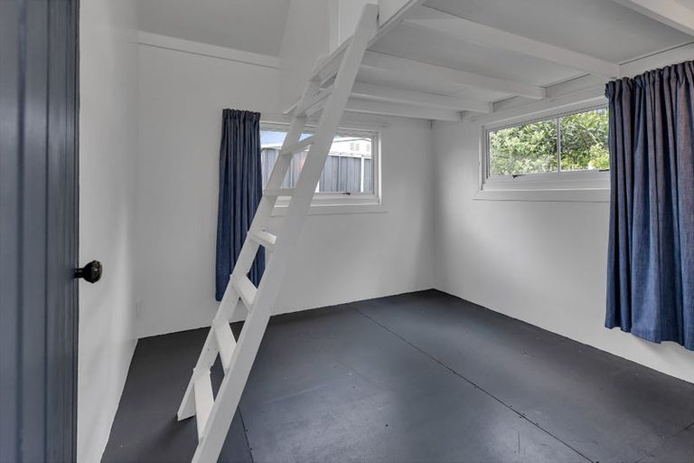 Photo of property in 31 Shearwater Street, One Tree Point, 0118