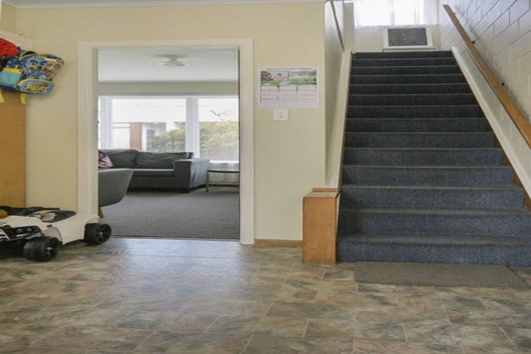 Photo of property in Oberon Flats, 48a Merton Street, Trentham, Upper Hutt, 5018