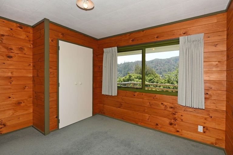 Photo of property in 43 August Street, Stokes Valley, Lower Hutt, 5019