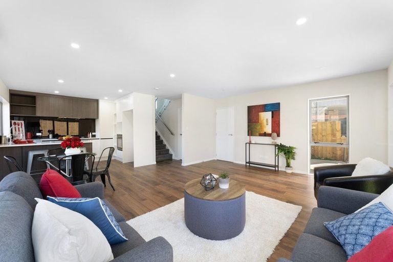 Photo of property in 5a Braeburn Place, Takanini, 2112
