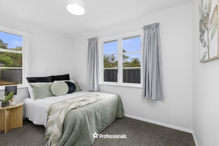 Photo of property in 179 Stokes Valley Road, Stokes Valley, Lower Hutt, 5019