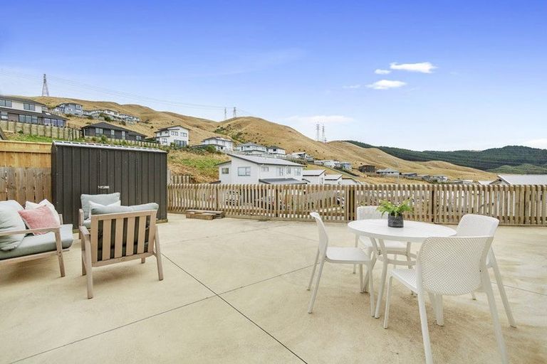 Photo of property in 127 Amesbury Drive, Churton Park, Wellington, 6037