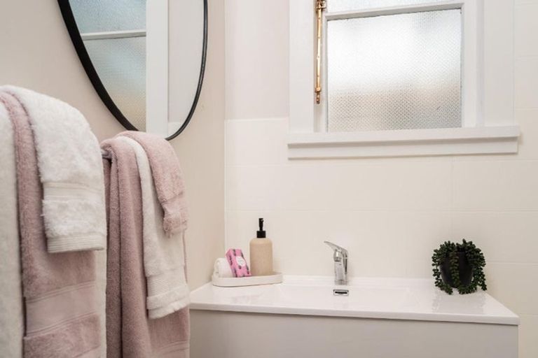 Photo of property in 35 Hindmarsh Street, Johnsonville, Wellington, 6037