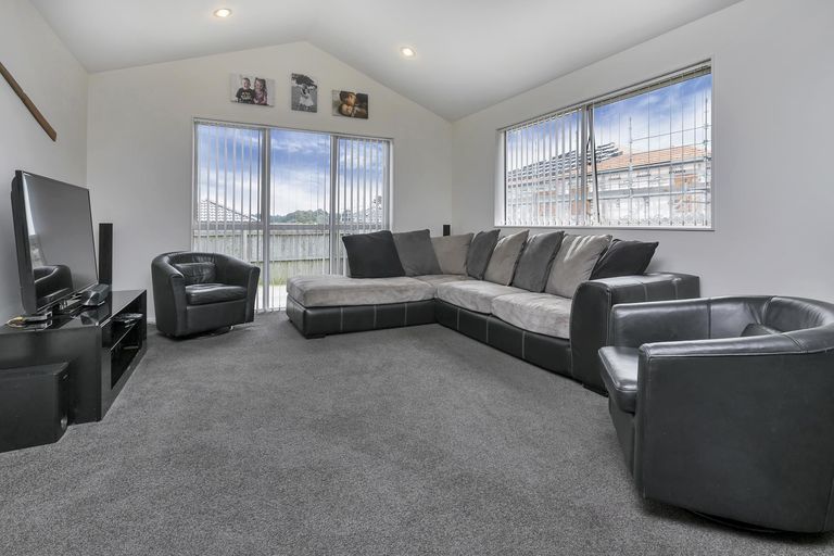 Photo of property in 9 Karika Place, Massey, Auckland, 0614