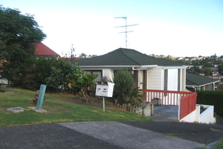 Photo of property in 2/36 Shanaway Rise, Hillcrest, Auckland, 0627