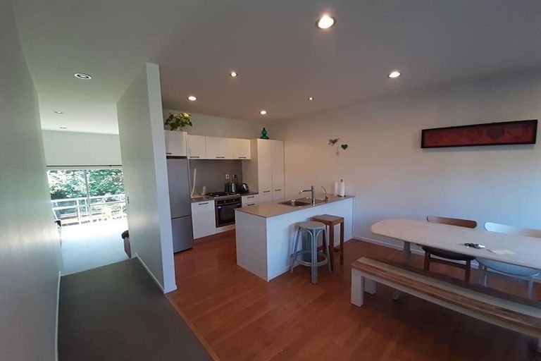 Photo of property in 76g Edmonton Road, Henderson, Auckland, 0612
