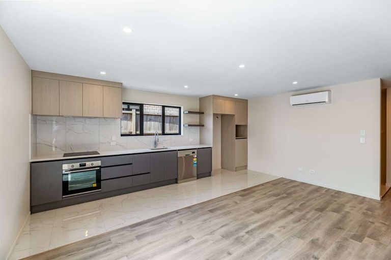 Photo of property in 6 Rorotu Avenue, Karaka, 2113