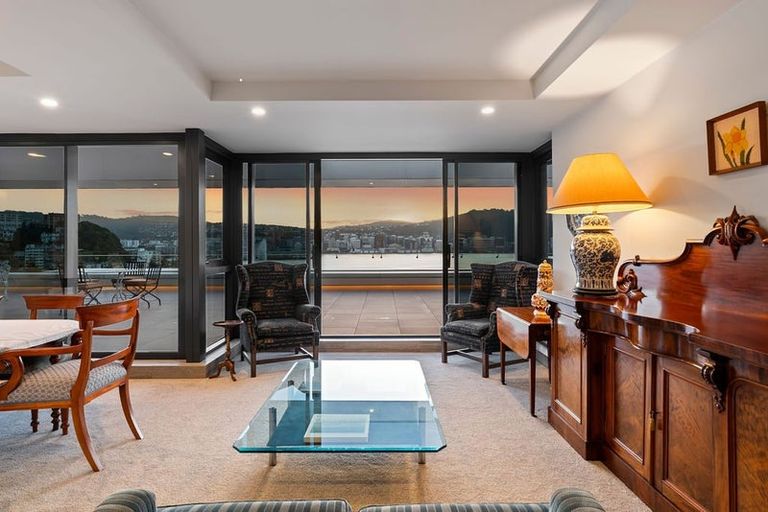 Photo of property in 4/308 Oriental Parade, Oriental Bay, Wellington, 6011