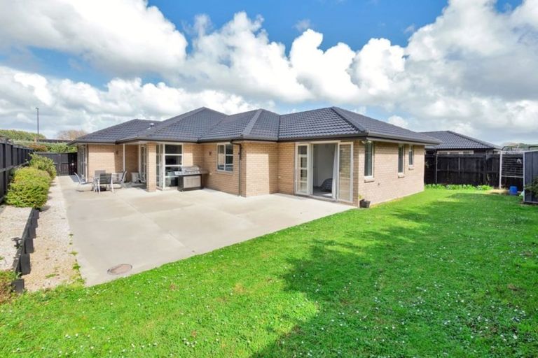 Photo of property in 40 Castellina Drive, Karaka, Papakura, 2113