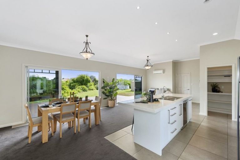 Photo of property in 162 Saint James Drive, Huntington, Hamilton, 3210