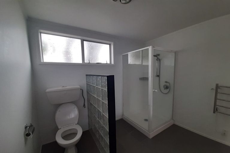 Photo of property in 9 Titirangi Road, New Lynn, Auckland, 0600