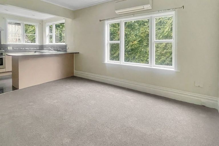 Photo of property in 108 The Parade, Island Bay, Wellington, 6023