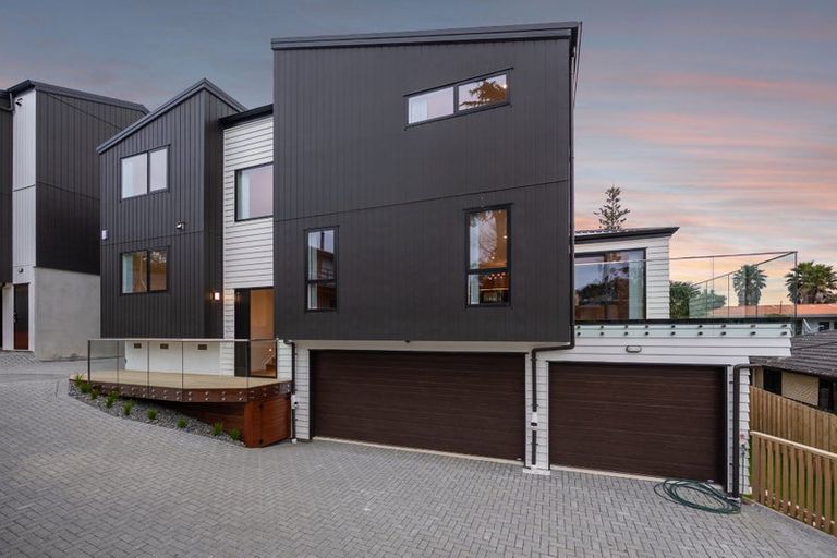 Photo of property in 5d Glendhu Road, Bayview, Auckland, 0629