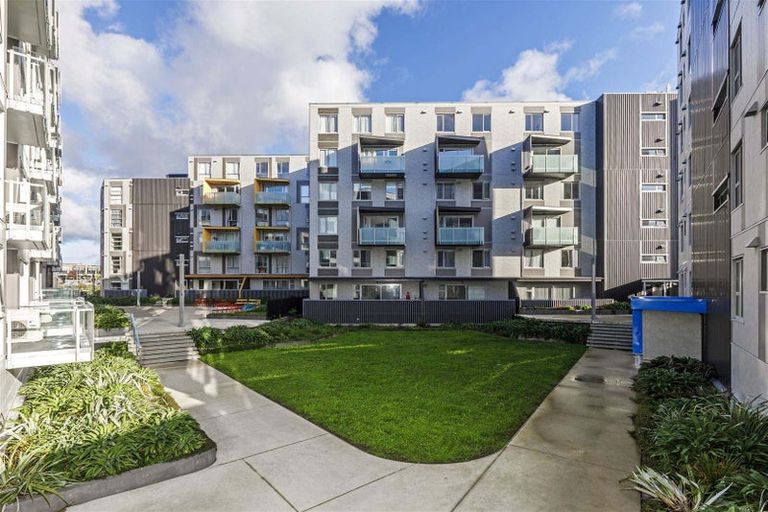 Photo of property in 106/25 Don Mckinnon Drive, Albany, Auckland, 0632