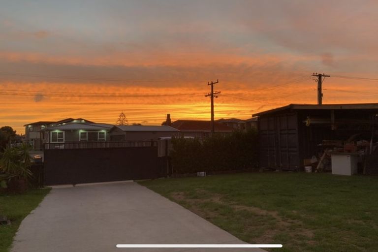 Photo of property in 5 Hallberry Road, Mangere East, Auckland, 2024