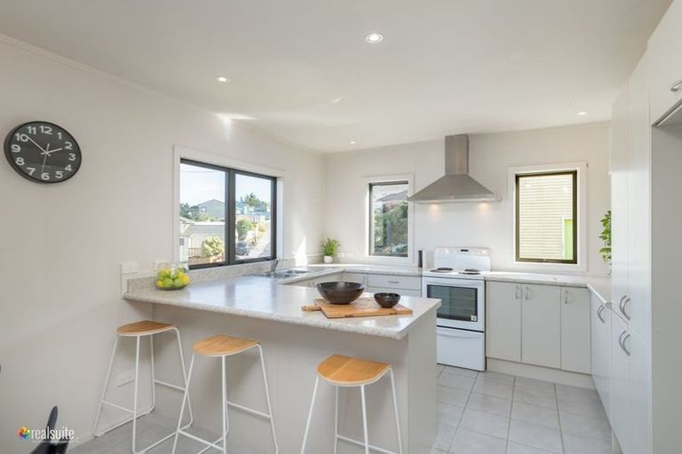 Photo of property in 27 Morere Street, Titahi Bay, Porirua, 5022