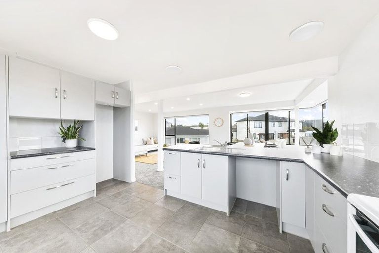 Photo of property in 19 Alexandra Street, Riverhead, 0820