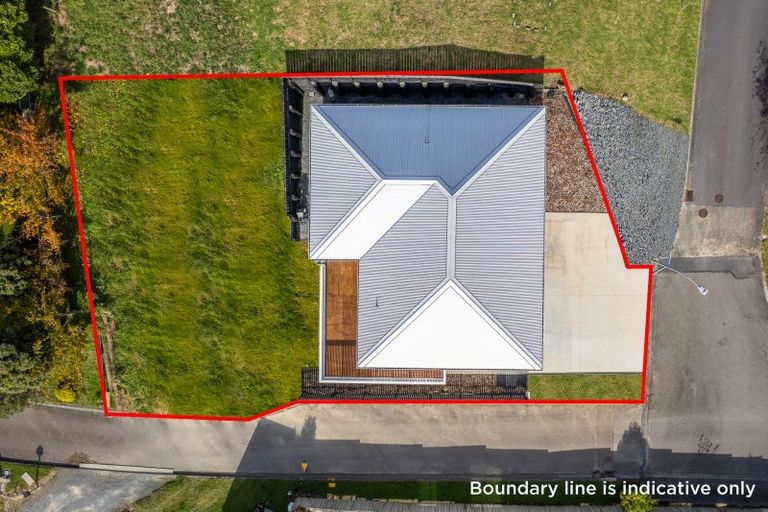 Photo of property in 11 Botany Lane, Whitby, Porirua, 5024