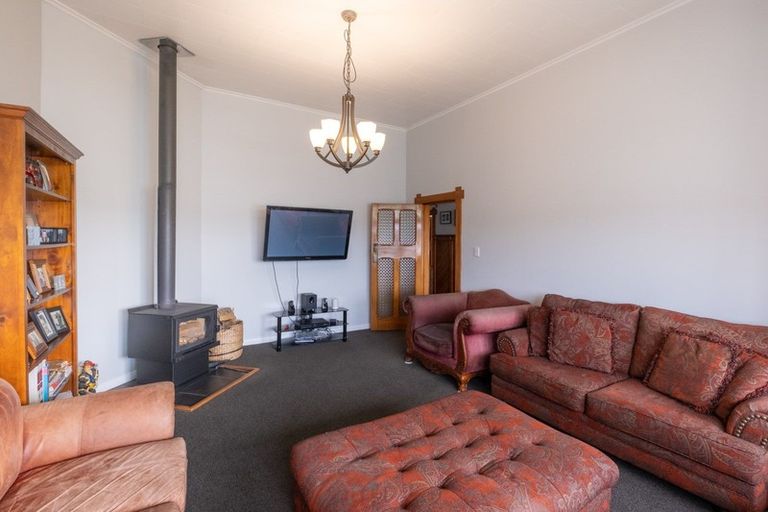 Photo of property in 9 Victoria Street, Hawera, 4610