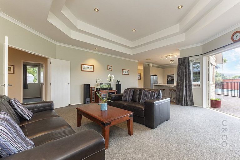 Photo of property in 17 Deacon Road, Riverhead, Kumeu, 0892