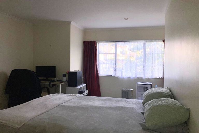 Photo of property in 10 Amesbury Drive, Churton Park, Wellington, 6037