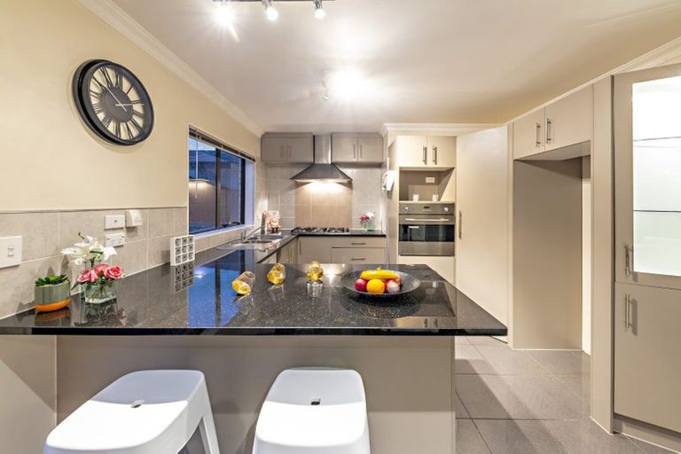 Photo of property in 10 Manning Rise, Flat Bush, Auckland, 2019