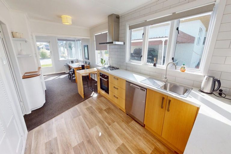 Photo of property in 5 Bastia Avenue, Bastia Hill, Whanganui, 4500