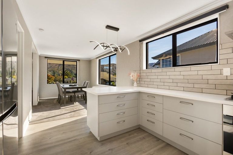Photo of property in 70 Newcastle Street, Clyde, 9330