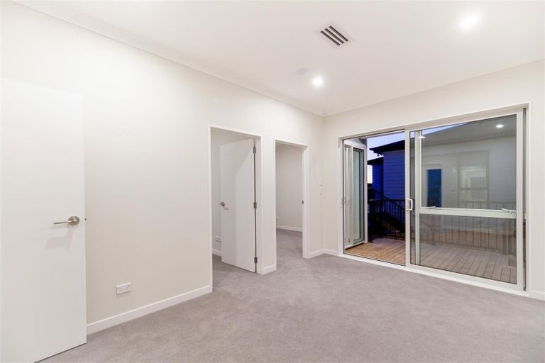 Photo of property in 175 Godfrey Drive, Orewa, 0931