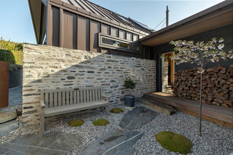 Photo of property in 39 Mcadam Drive, Jacks Point, Queenstown, 9371