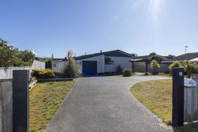 Photo of property in 11 Hadfield Place, Paraparaumu Beach, Paraparaumu, 5032