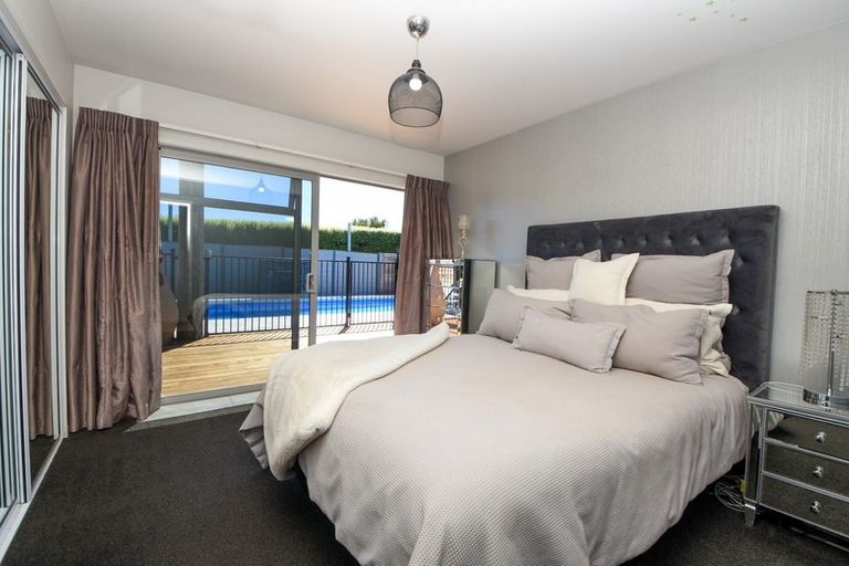 Photo of property in 2 The Glade, Carterton, 5713