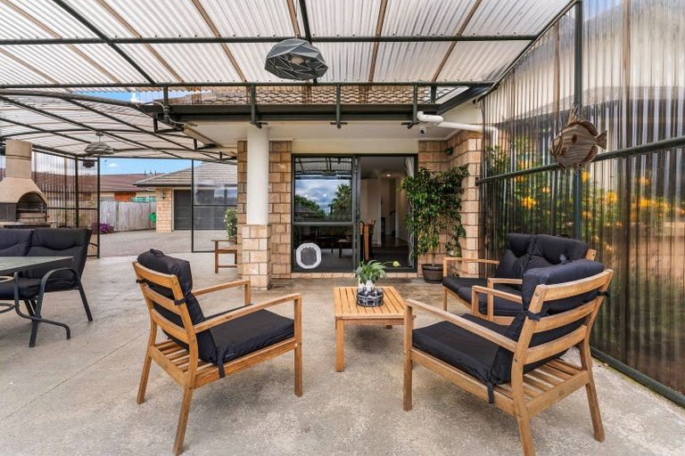 Photo of property in 15 Glenross Drive, Wattle Downs, Auckland, 2103