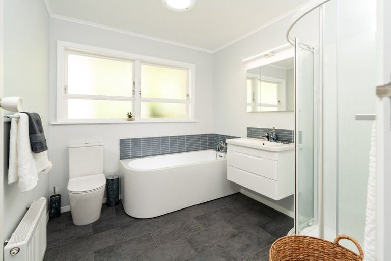 Photo of property in 8 Lethenty Way, Karori, Wellington, 6012