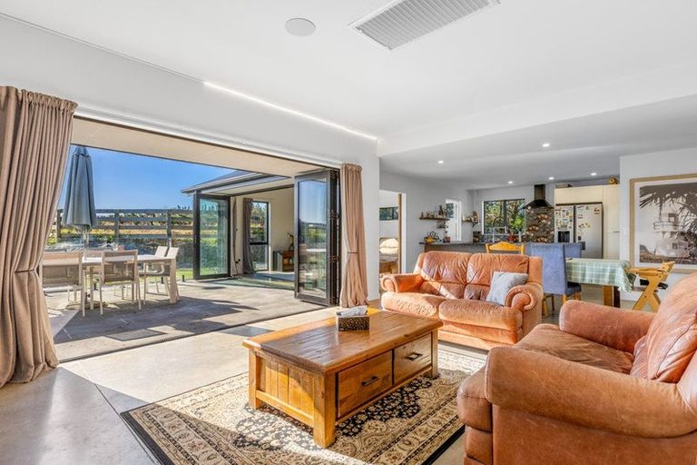 Photo of property in 1266 West Coast Road, West Melton, Christchurch, 7671