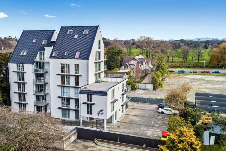 Photo of property in 22/15 Peterborough Street, Christchurch Central, Christchurch, 8013
