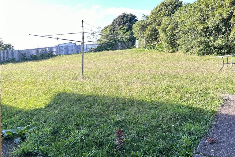 Photo of property in 9 Berkshire Grove, Cannons Creek, Porirua, 5024