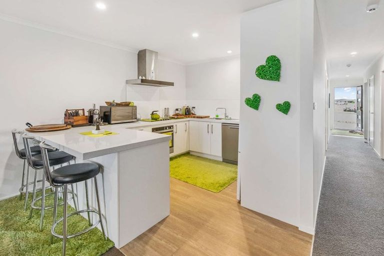 Photo of property in 14 Fuller Street, Papamoa Beach, Papamoa, 3118