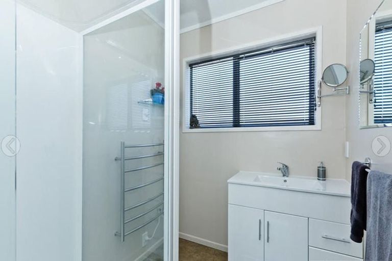 Photo of property in 1/240 Onewa Road, Birkenhead, Auckland, 0626