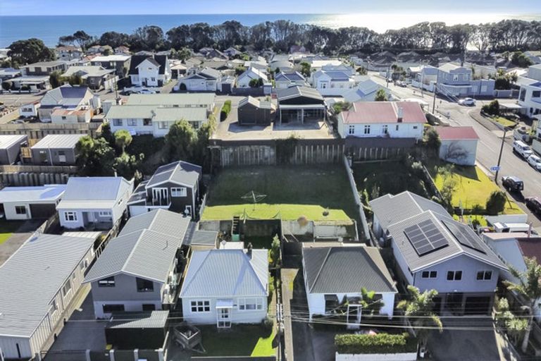 Photo of property in 94 Young Street, New Plymouth, 4310
