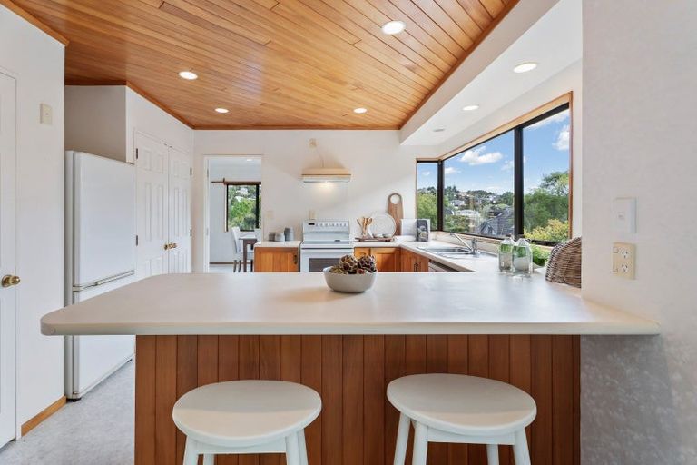 Photo of property in 24 Bayside Drive, Browns Bay, Auckland, 0630