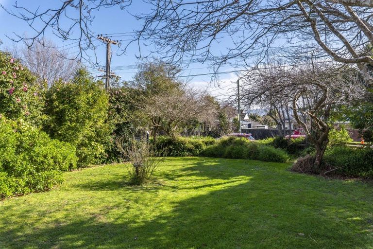Photo of property in 11 Winara Avenue, Waikanae, 5036