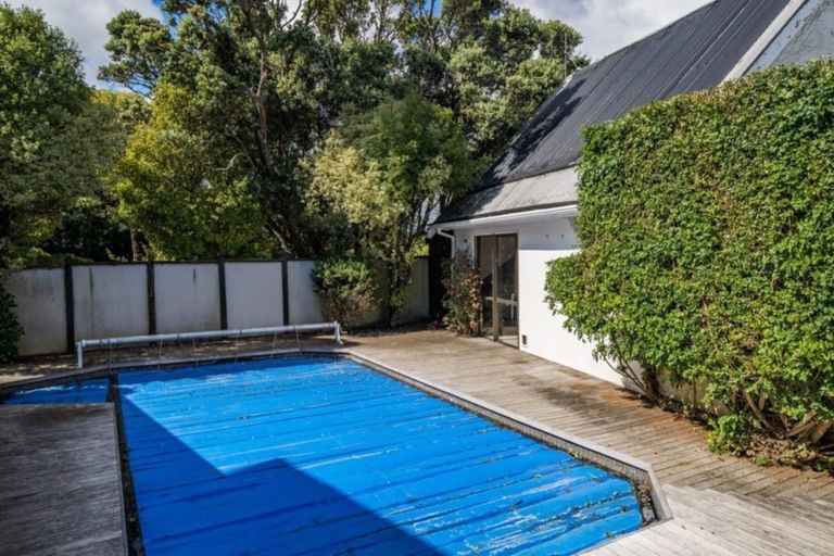 Photo of property in 68 Kahu Road, Paremata, Porirua, 5024