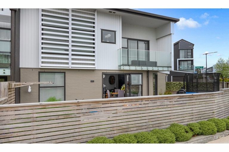 Photo of property in 18 Pottery Crescent, Hobsonville, Auckland, 0618