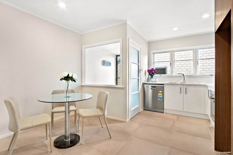 Photo of property in 6b Mckean Avenue, Manurewa, Auckland, 2102