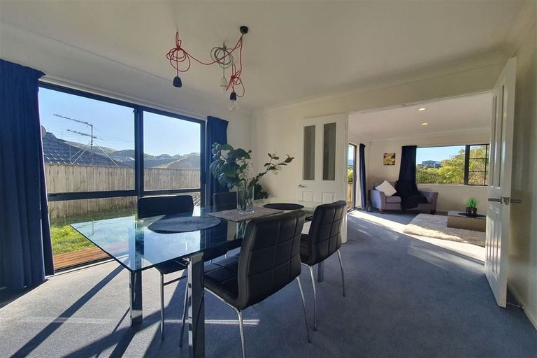 Photo of property in 17 Claverton Grove, Churton Park, Wellington, 6037