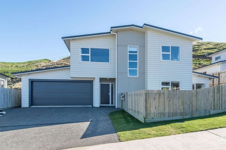Photo of property in 27 Bickerton Rise, Churton Park, Wellington, 6037
