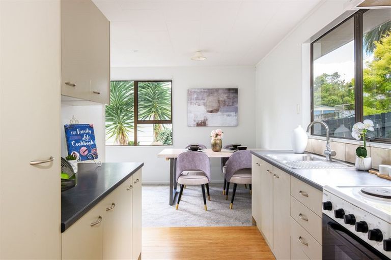 Photo of property in 1/66 Kamara Road, Glen Eden, Auckland, 0602