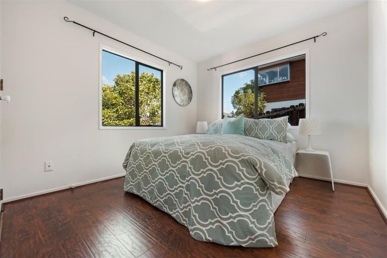 Photo of property in 1/3 Valecrest Place, Bayview, Auckland, 0629