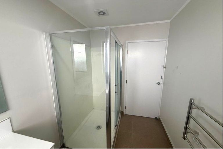 Photo of property in 1 Heathberry Close, Papatoetoe, Auckland, 2025